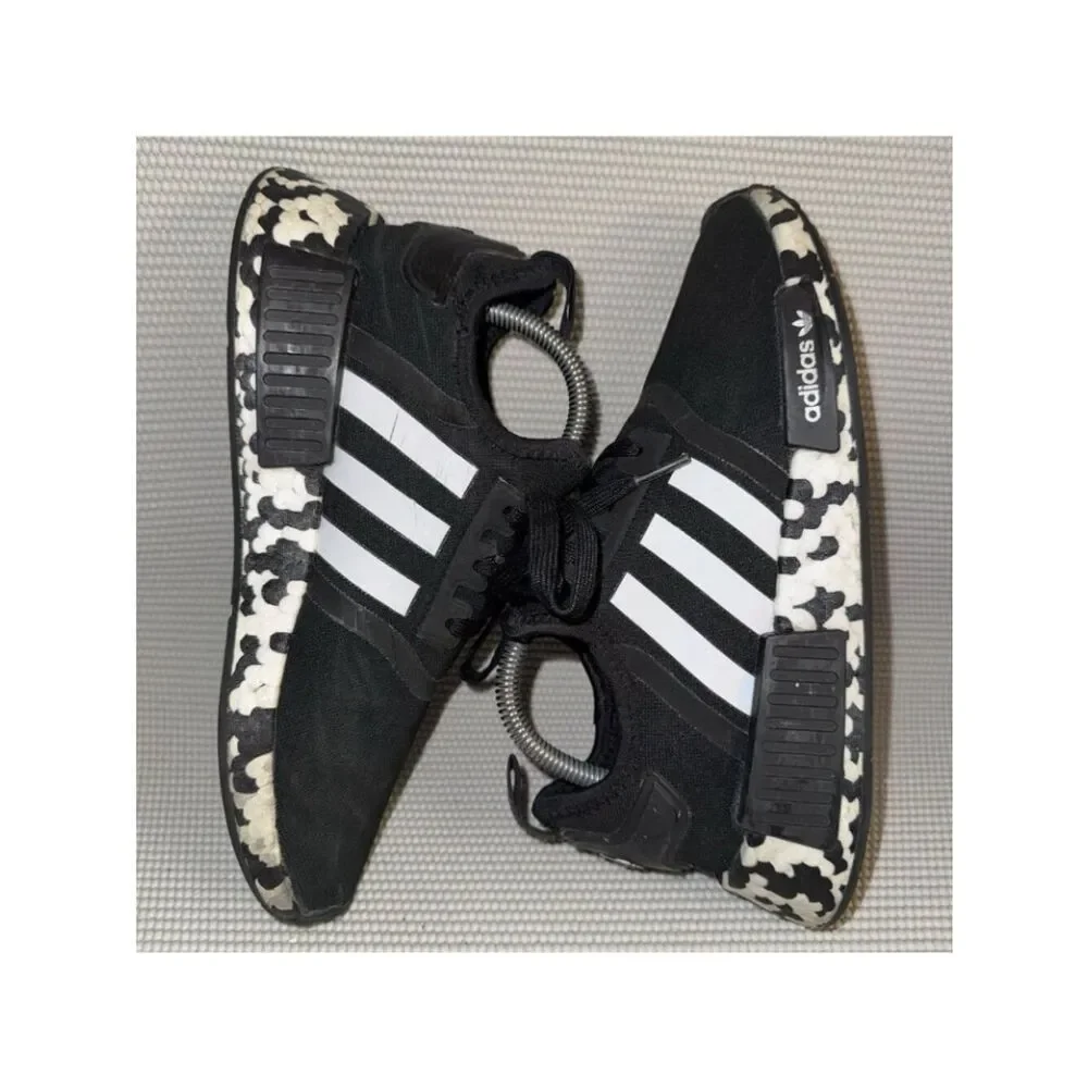ADIDAS NMD R1 Boost Black White Athletic Comfort Sneakers Shoes Men’s Size 7